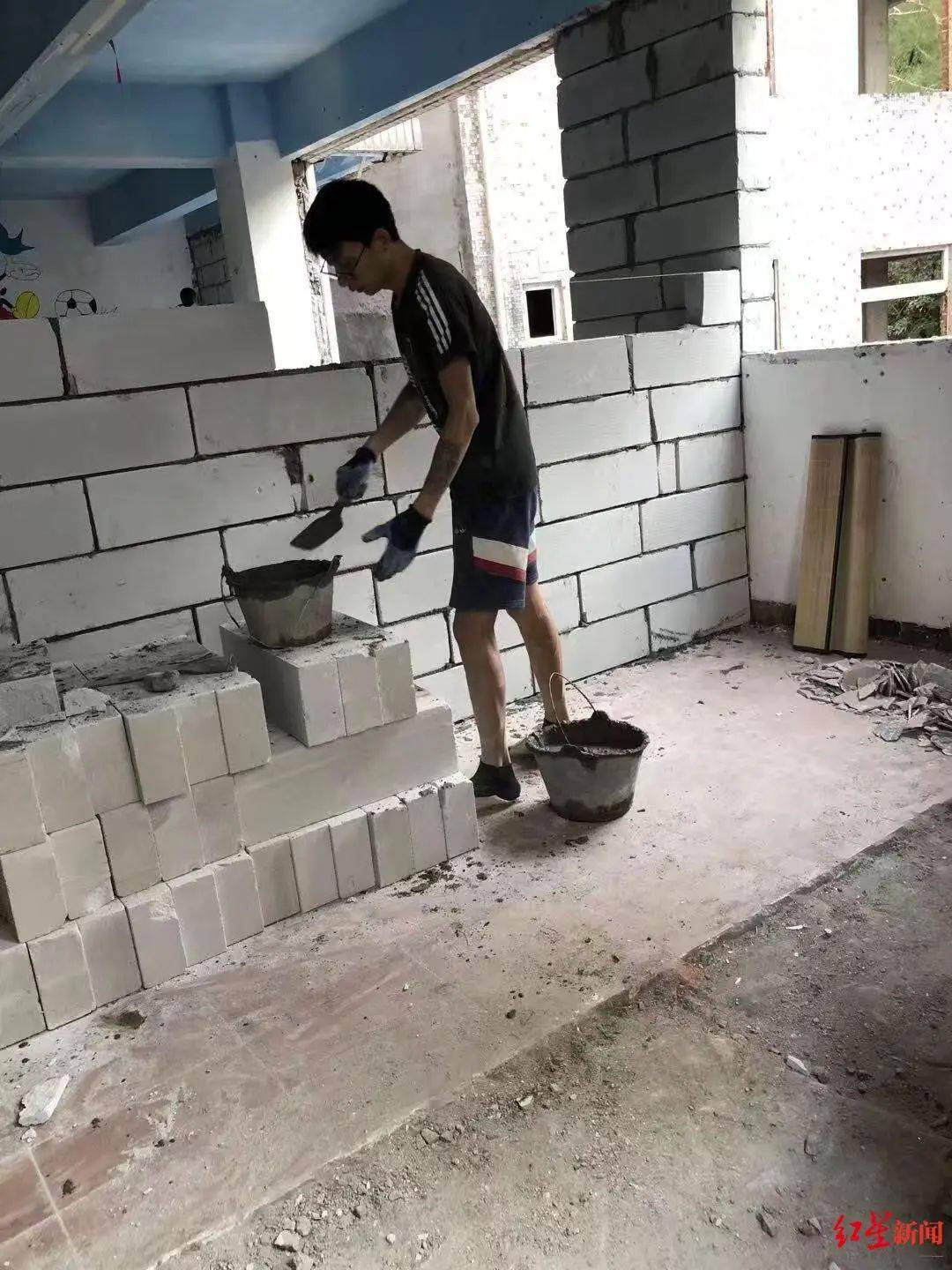 小伙搬砖9年攒200万<strong></p>
<p>今日币圈行情</strong>，修别墅买车：宁愿不要这些钱，若时间倒流想好好读书