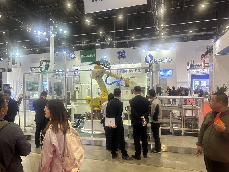 31万平方米<strong></p>
<p>今日币圈行情</strong>！北京史上最大规模展会今天开展