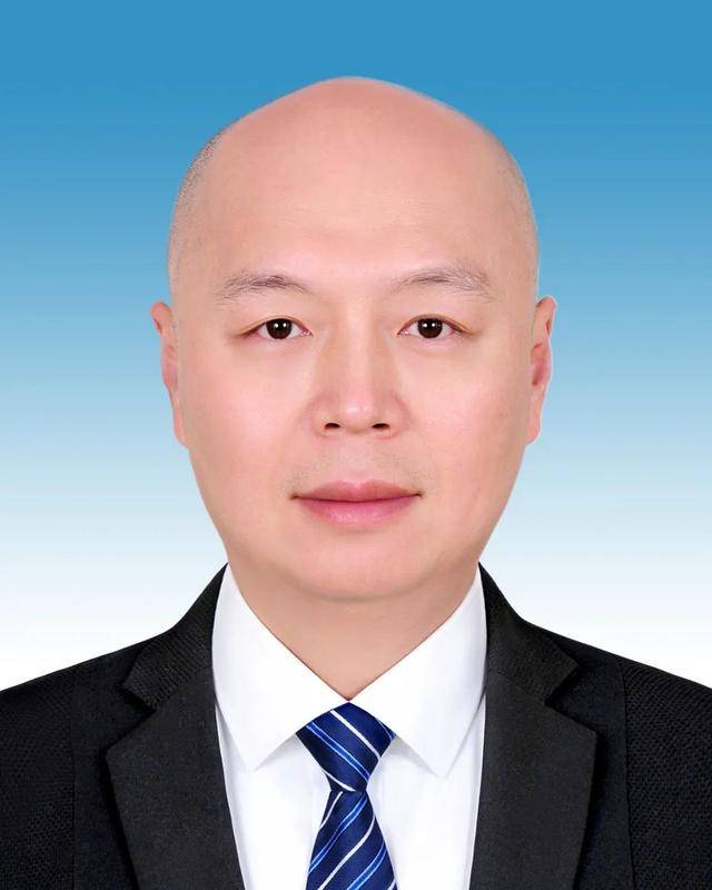 福建4位干部履新<strong></p>
<p>弈币</strong>，2位升副厅