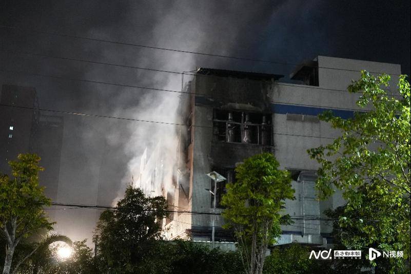 昨夜<strong></p>
<p>收老币</strong>，中山一公司突发大火， 事发时火光冲天