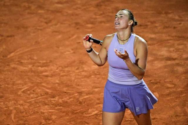 终于越过萨巴伦卡这座高山<strong></p>
<p>币链江湖</strong>，郑钦文感谢自己的耐心和专注