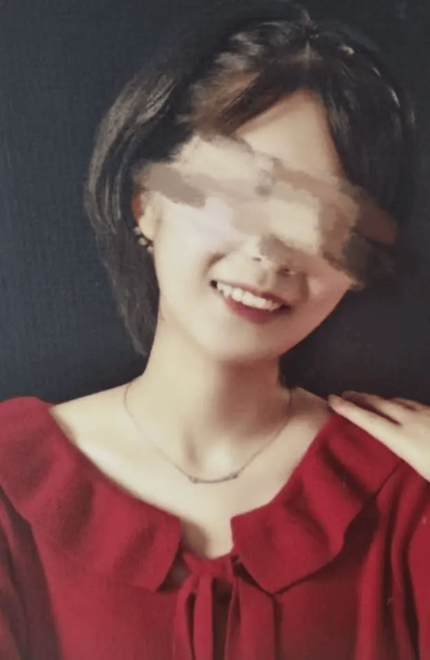 遭同小区居民持刀袭击身亡<strong></p>
<p>91币</strong>，27岁女子在家门口遇害案需重新取证，择日开庭审理