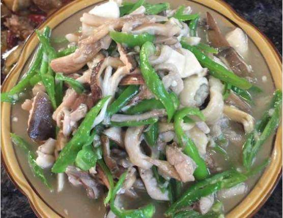 “天价”鸡枞调查：最贵卖到1800元/公斤！雨水少致产量低<strong></p>
<p>嘉信c币</strong>，多地价高客少