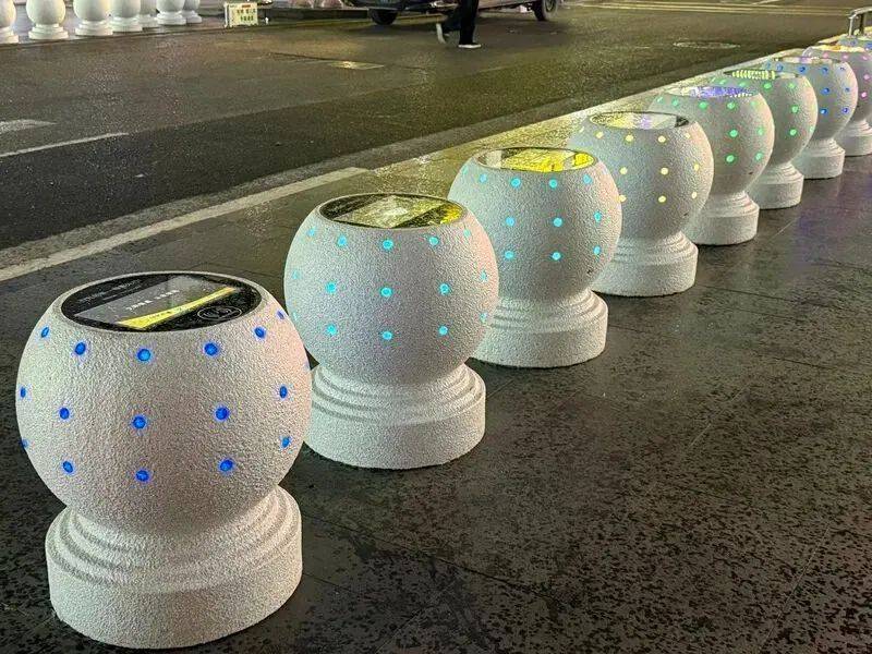 深圳“充电墩”火出圈？网友：科技感满满<strong></p>
<p>币圈咨询</strong>，方便又吸睛