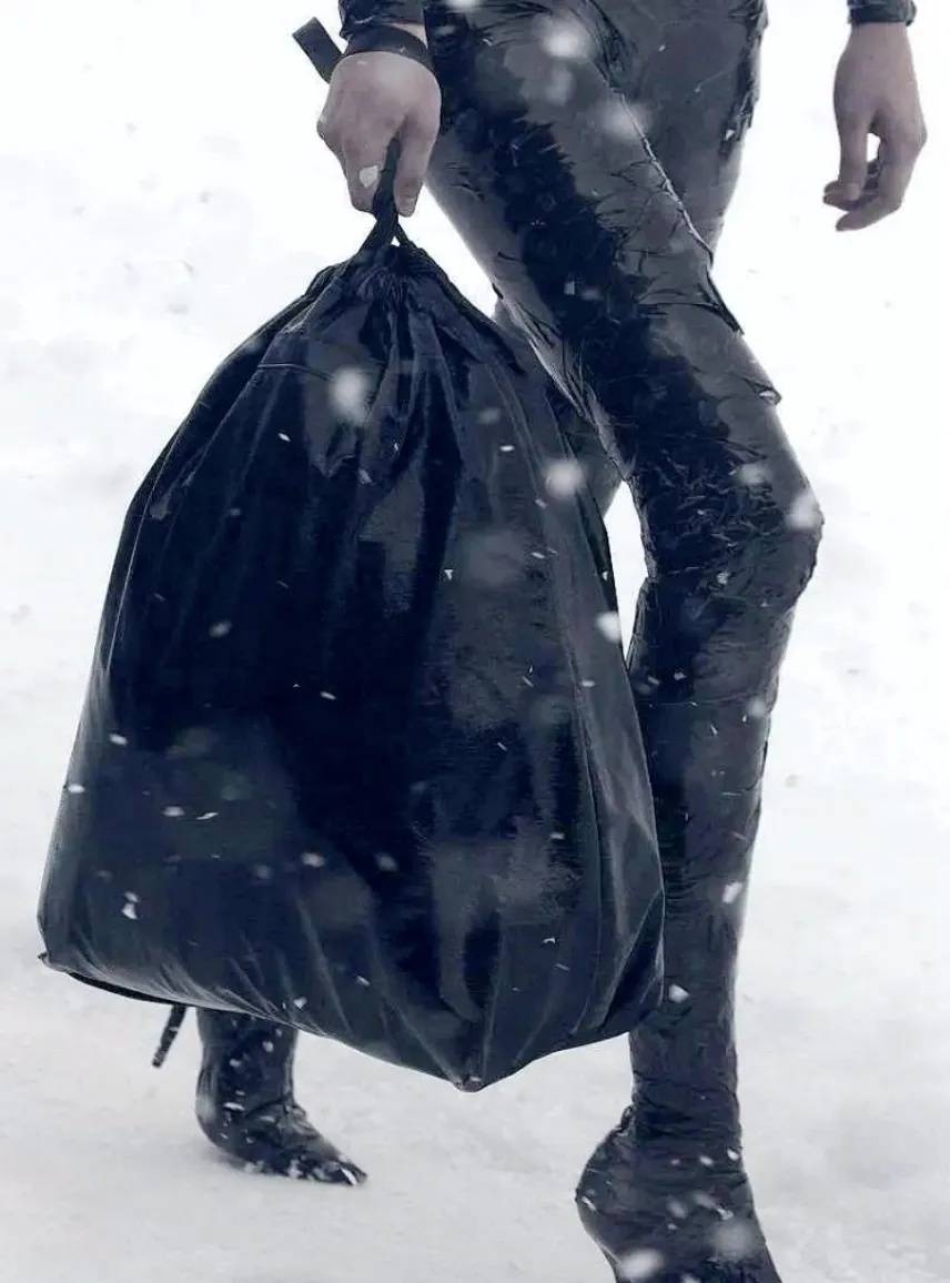 4500元一条！巴黎世家平角短裤造型半身裙惹争议<strong></p>
<p>币圈咨询</strong>，此前曾有多款产品被质疑像“智商税”