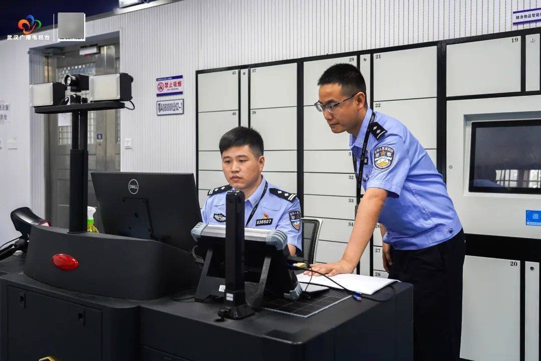 雷霆出击<strong></p>
<p>币圈视频</strong>！武汉警方一举抓获32名“白富美”