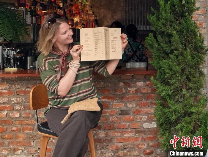 白俄罗斯姑娘邯郸开店：是命中注定的缘分