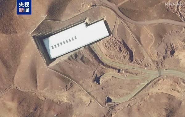 普京称：俄罗斯曾主动提出共同研制防空系统<strong></p>
<p>炒华克金波段</strong>，但伊朗不感兴趣