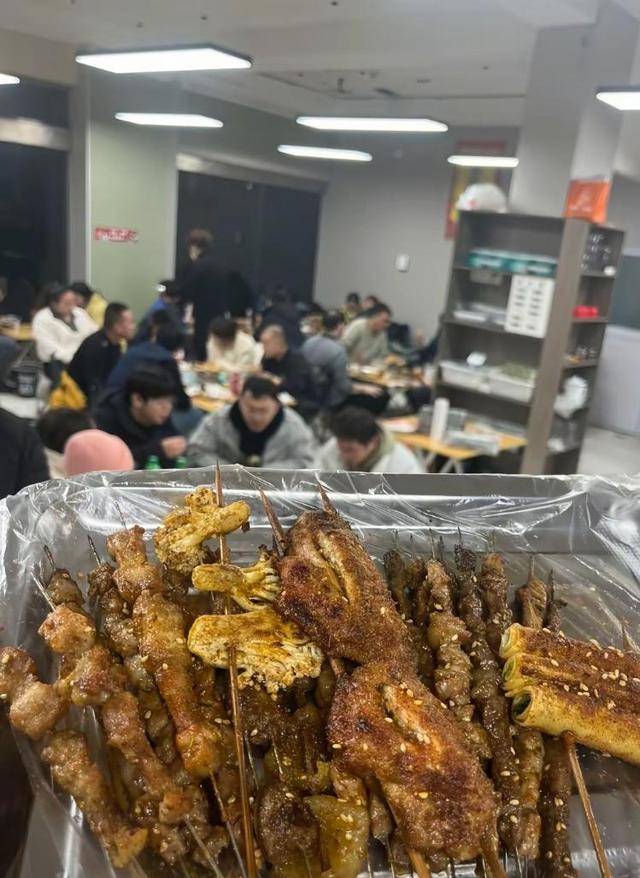 常州一烧烤店花10万赞助苏超<strong></p>
<p>yex币</strong>，因系唯一个体赞助商爆火，附近商户：之前生意一直好