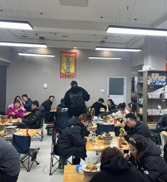 常州一烧烤店花10万赞助苏超<strong></p>
<p>yex币</strong>，因系唯一个体赞助商爆火，附近商户：之前生意一直好