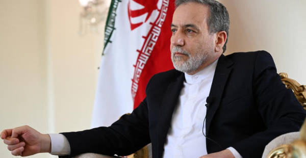 伊朗外长证实：美在空袭前后通过各种渠道向伊朗传递信息