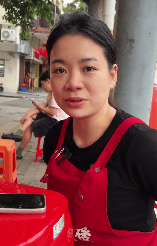 广东江门一饭店白米饭免费<strong></p>
<p>小白炒币</strong>，老人每天打一碗米饭配酱油吃，店主：只要营业，就一直提供