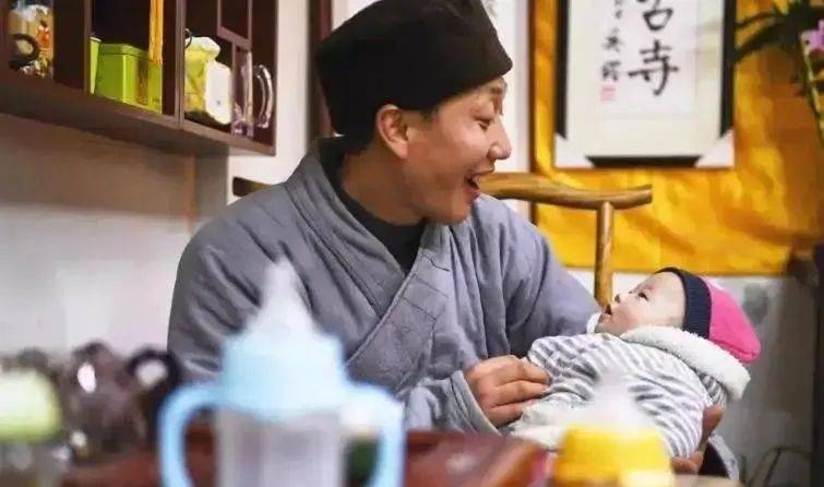 “救助百名弃婴的道禄和尚”被警方带走<strong></p>
<p>kcoin币行</strong>，通报：善款大多用于个人高消费