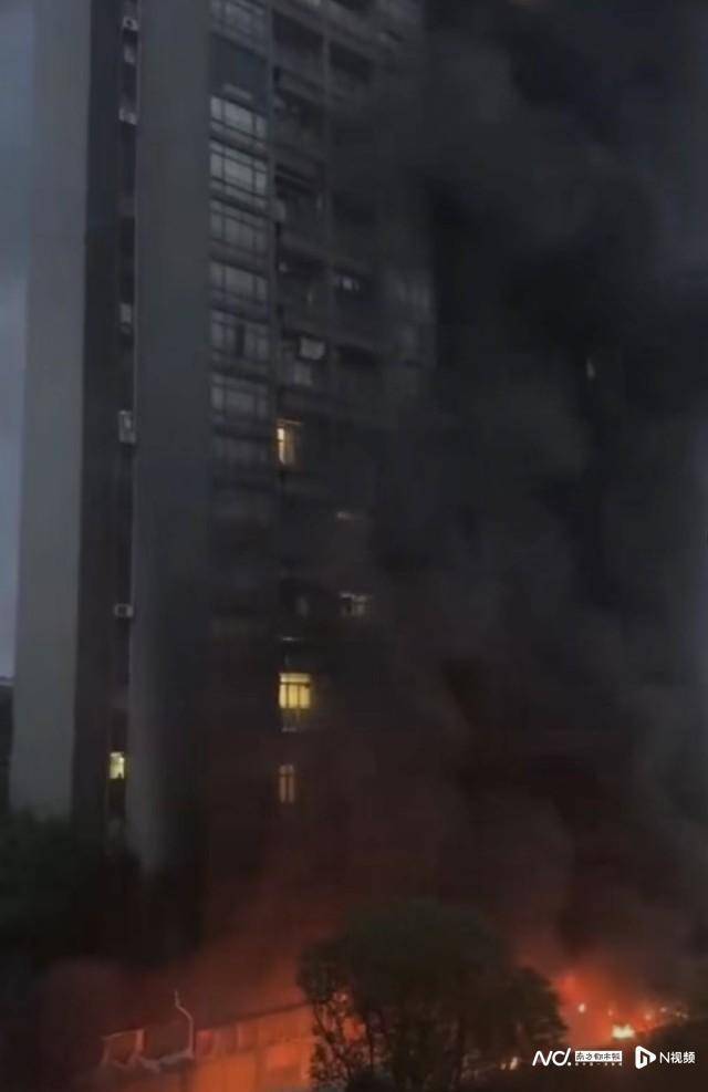 东莞一小区逾百辆电动自行车烧毁<strong></p>
<p>币圈炒币</strong>！住户睡梦中被叫醒撤离逃生