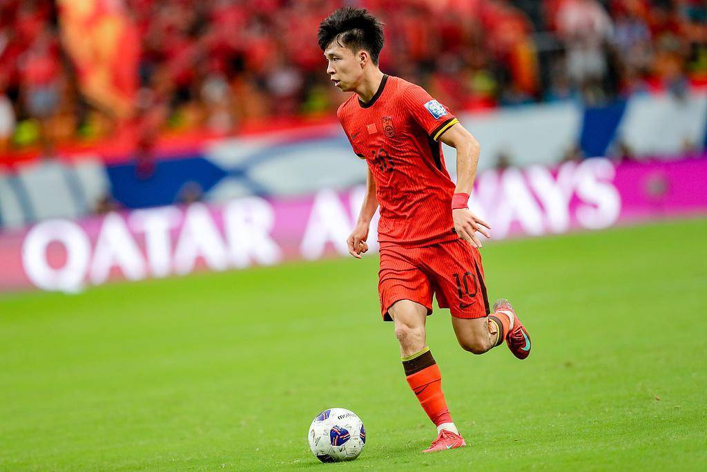 国足东亚杯名单：王钰栋领衔，蒯纪闻、廖锦涛等四名新人首次入选