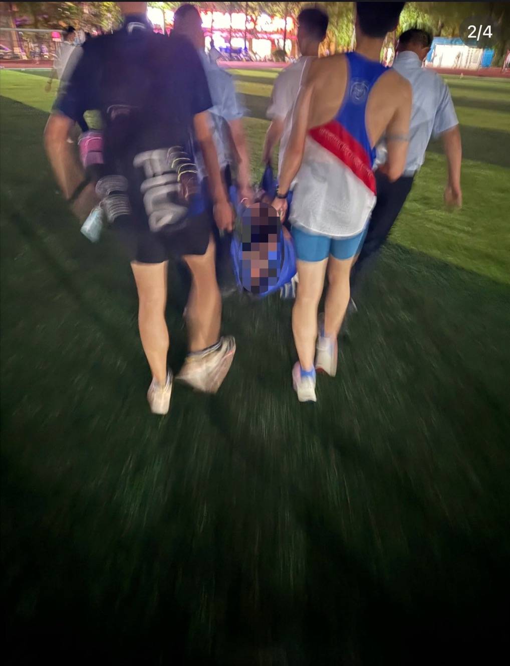 上海一高校学生与校外人士起冲突晕倒后又被脚踹肘击<strong></p>
<p>二宝币</strong>？校保卫处：正在处理