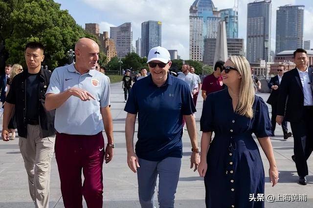 澳大利亚总理抵沪再次漫步外滩<strong></p>
<p>三元币</strong>，旁边还有上海球迷“老熟人”，你偶遇了吗？
