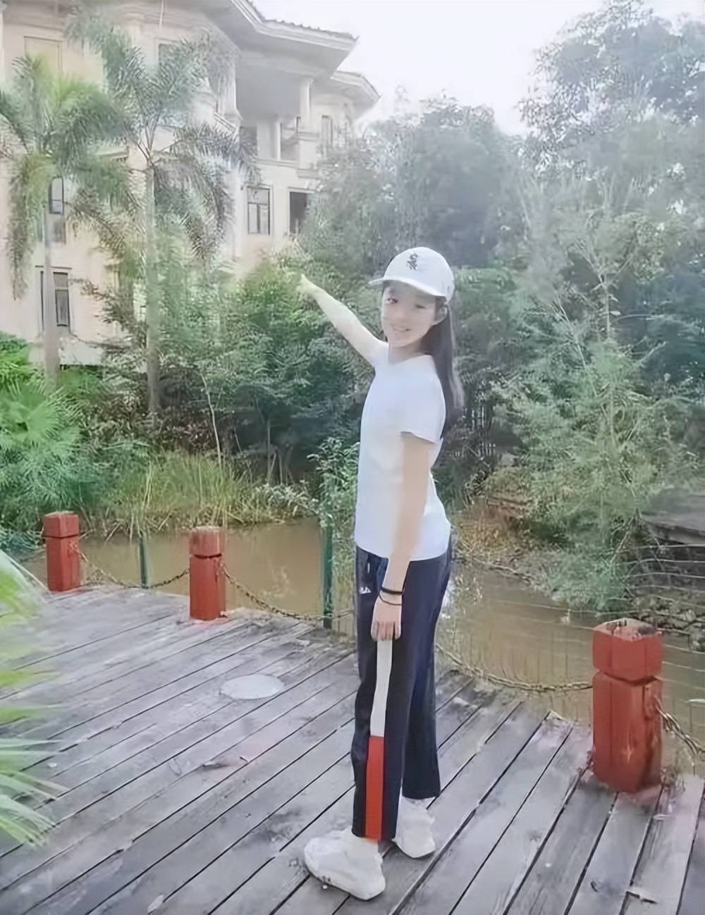 黄杨钿甜父母回应网络争议：“天价耳环”实际100多元<strong></p>
<p>炒币方法</strong>，别墅不是自家的，只是路过拍照