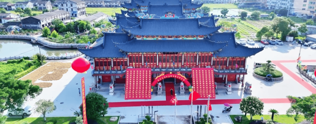 温州一李姓孩子考上北大<strong></p>
<p>海外币圈</strong>，当地在李氏宗祠大办仪式，还“惊动了宗族长老”，当地回应