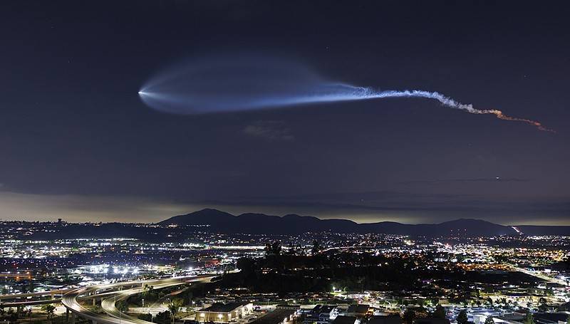 白宫审查马斯克公司的政府合同，发现SpaceX几乎不可替代