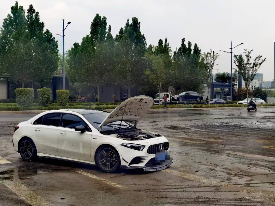 郑州暴雨致京广路隧道被淹<strong></p>
<p>炒币助手</strong>，亲历者：车是飘起来的，很害怕，有人爬梯子离开 2021年也曾淹没多台车辆