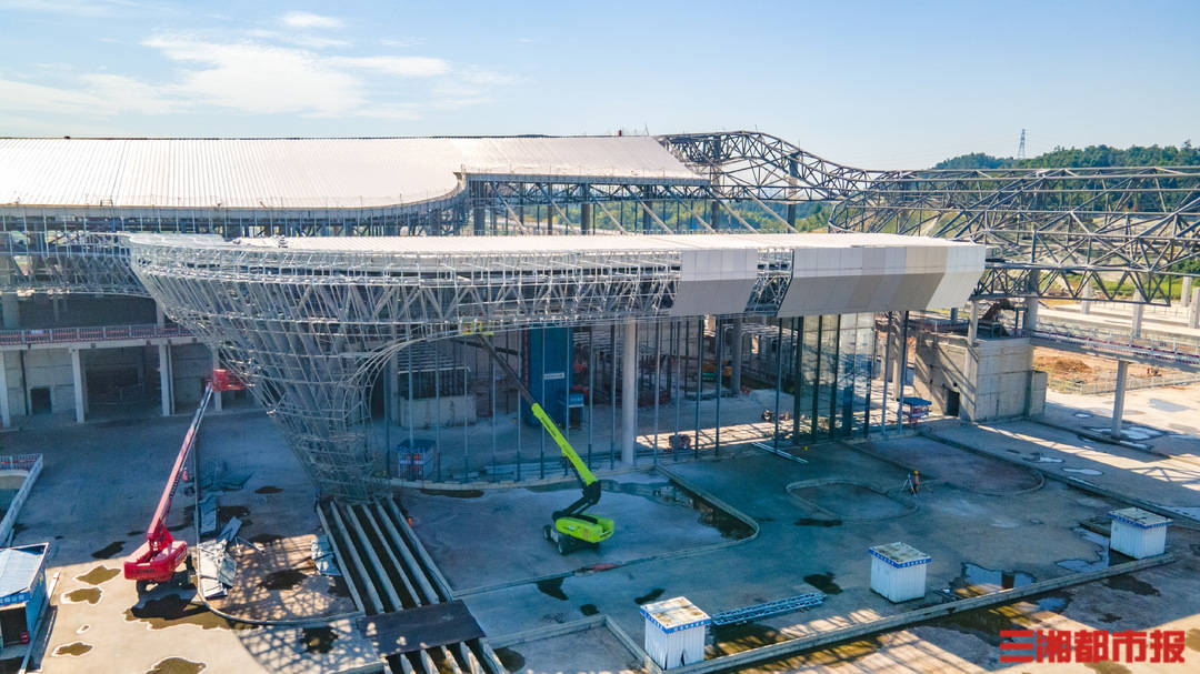 长沙西站既有营业线区域施工开始<strong></p>
<p>炒币亏钱</strong>，站房施工迈入全速推进新阶段