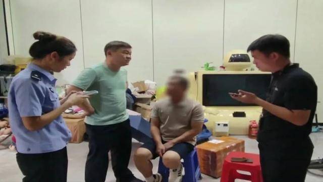 广西男子一口气花38.8万元买了40台手机<strong></p>
<p>炒币秘诀</strong>，民警很快找上门……