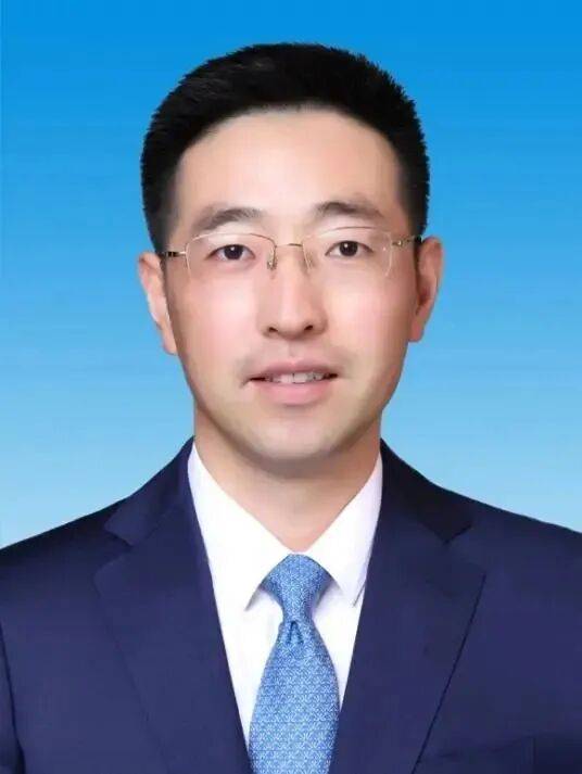 孙道寻当选苏州市吴江区区长，曾任“全国经济最强镇”党委书记