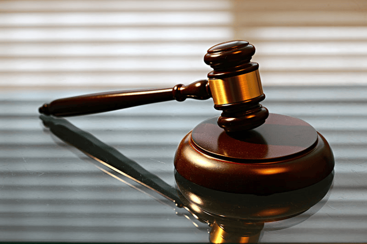 女子说完“死了一晚上死了吗”<strong></p>
<p>今日币价</strong>，男友跳车身亡！判赔21万多