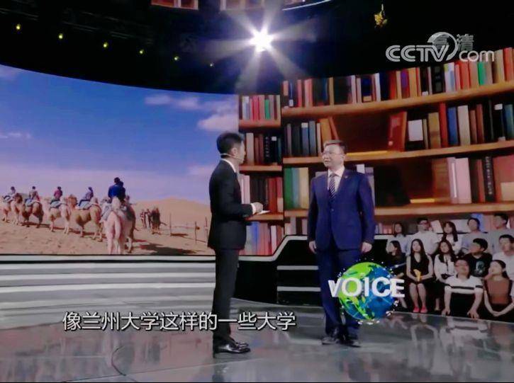 一人一驼<strong></p>
<p>莱姆币</strong>，骆驼尾气排放超标要扣分？兰大回应学生持证骑骆驼上学：骆驼驾驶证为学校文创，非官方证件