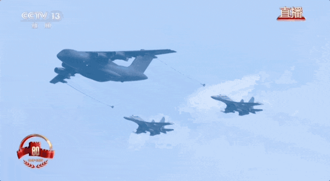 阅兵最帅女机长<strong></p>
<p>校币</strong>，是她！