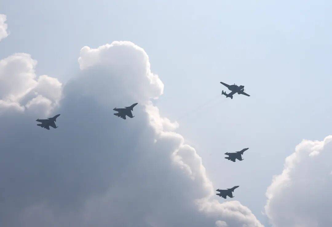 新华社出图<strong></p>
<p>校币</strong>！