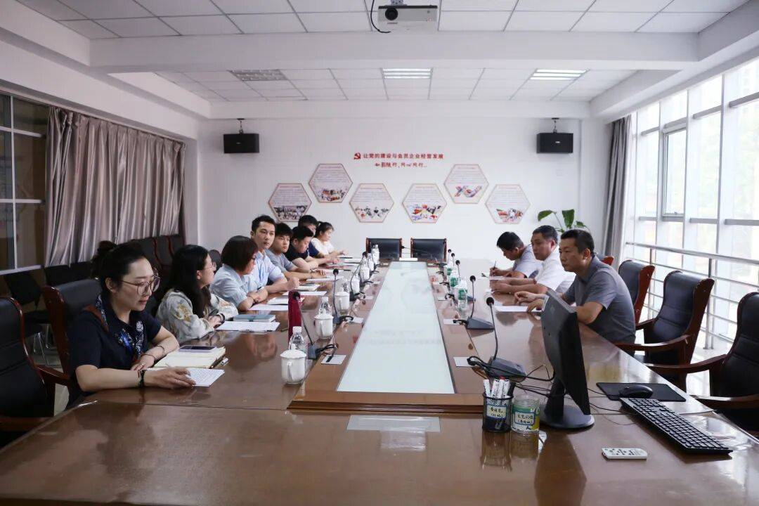 解青年创业难题<strong></p>
<p>校币</strong>，聚青春发展力量——团市委开展创新思维与青年创业主题交流活动