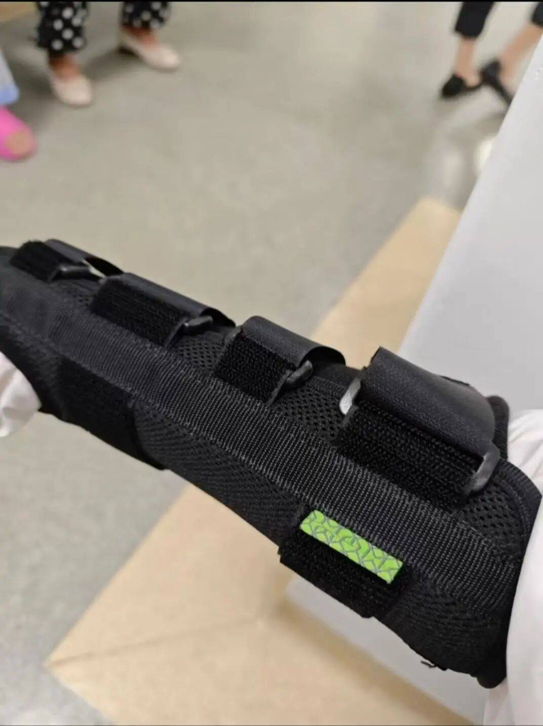 上海地铁早高峰抢座<strong></p>
<p>黑币交易</strong>，七旬老太与女子同时坐下发生冲突，女子受伤起诉索赔1.5万，老太称将应诉：她拿手机拍我