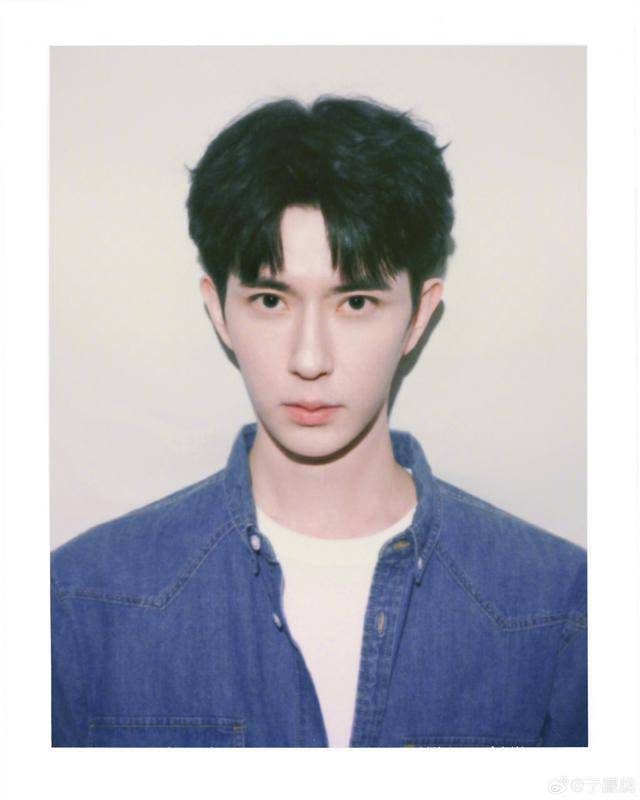 37岁男演员于朦胧被传坠楼<strong></p>
<p>币币交易手续费</strong>，7月刚注销工作室，警方回应