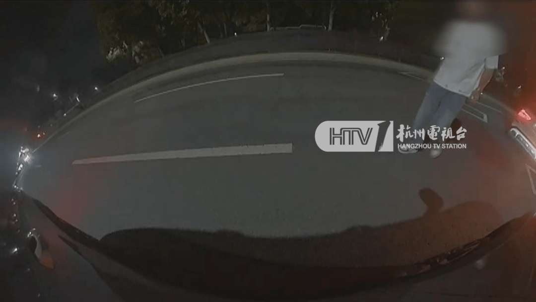 杭州女子酒驾被追尾<strong></p>
<p>币币交易手续费</strong>，怕对方报警私了倒赔8000元，第二天发现肇事者竟是一路尾随