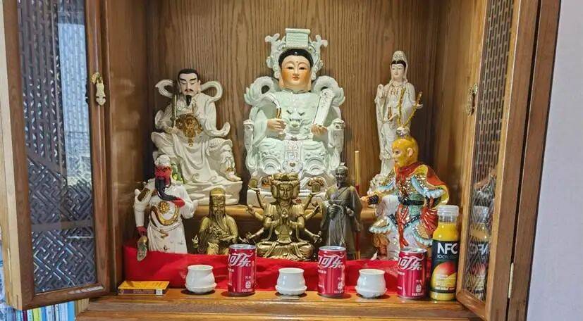 男子自称“玉皇大帝”<strong></p>
<p>炒币圈</strong>，奸淫妇女10人，敛财超500万元