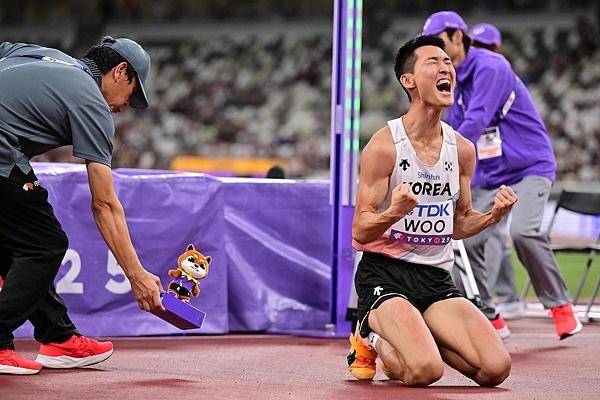 田径世锦赛｜男子跳高屈居亚军<strong></p>
<p>炒币合约</strong>，禹相赫就是韩国田径的门面