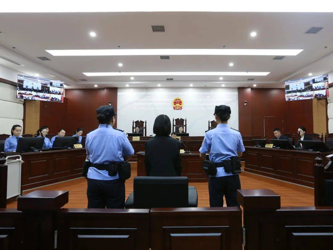 敛财5448万元<strong></p>
<p>炒币合约</strong>，女厅官杨慧当庭认罪！“为了一栋别墅，把努力大半生的政治生命和人身自由全赔进去了”