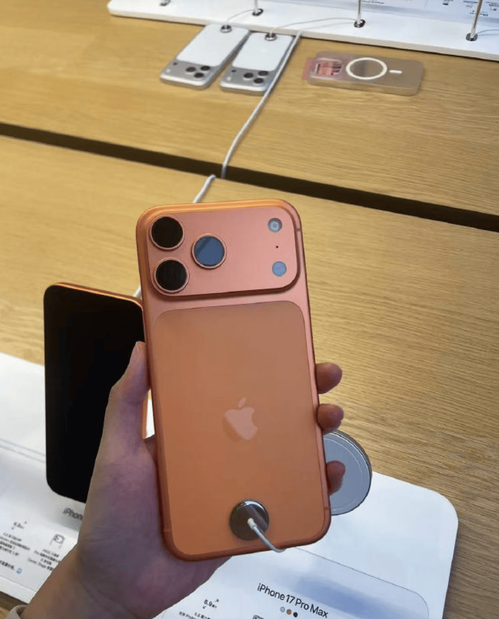 iPhone 17 Pro被黄牛拒收：“卖的人多<strong></p>
<p>炒币大神</strong>，货太多了”