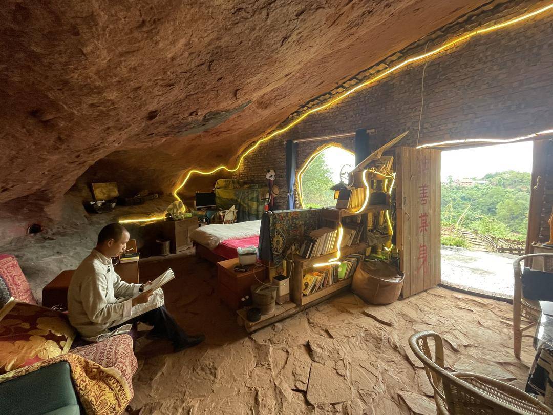 是个人选择还是另有隐情？35岁男子回乡“崖下洞居”惹争议<strong></p>
<p>炒币大神</strong>！｜封面深镜