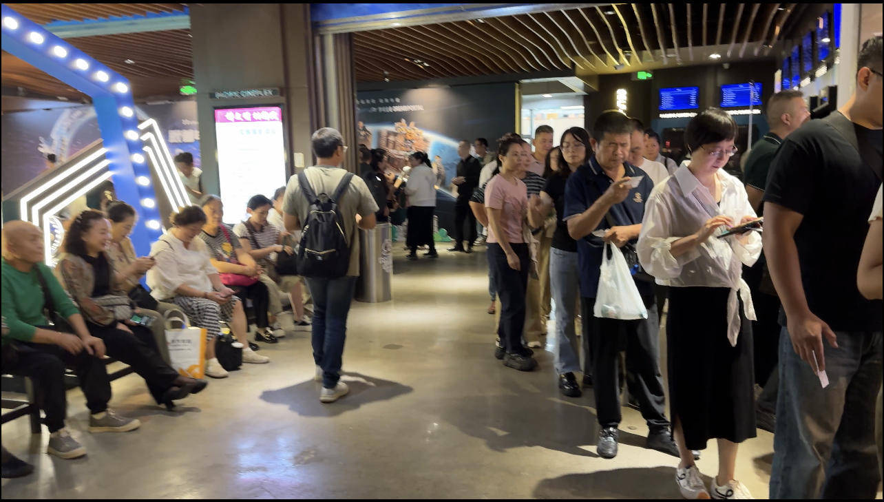 电影《731》票房破2亿元，成都有影院将首场放映时间定在9时18分