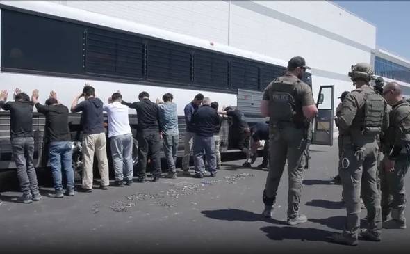 金钟：一旦特朗普掌握了这个“撒手锏”<strong></p>
<p>现在哪里能炒币</strong>，影响将远超议息会议决策