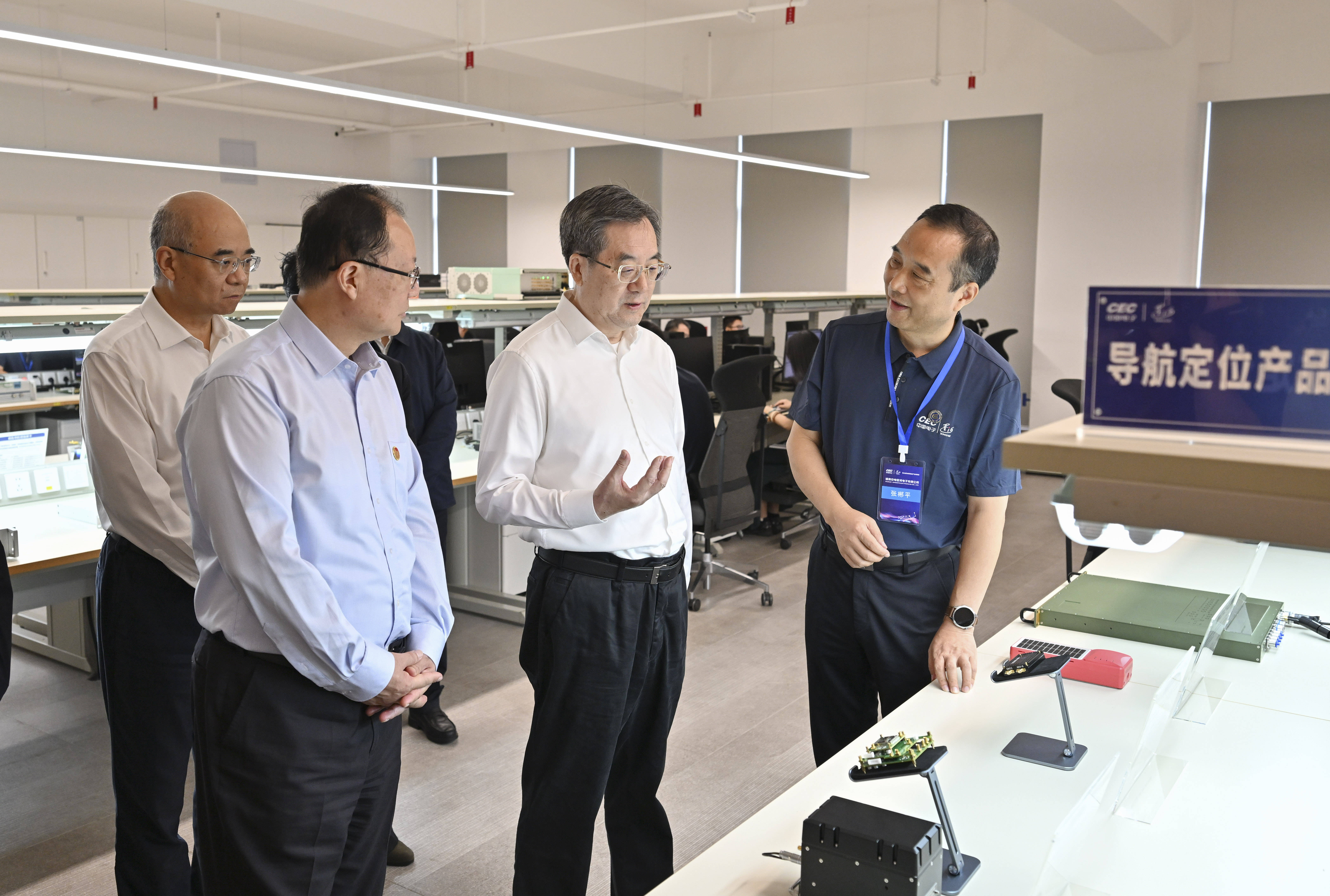 丁薛祥在湖南调研