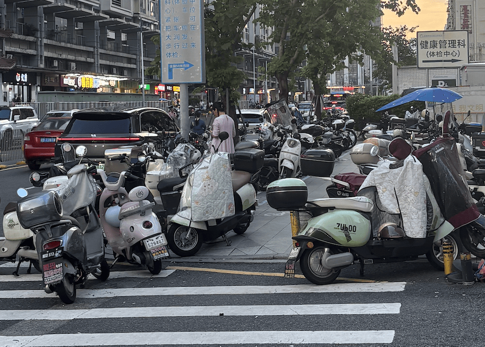 深圳一医院门口被指“举步维艰”<strong></p>
<p>币圈eth</strong>！整治后记者实探:仍很堵