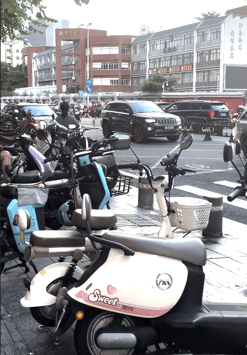 深圳一医院门口被指“举步维艰”<strong></p>
<p>币圈eth</strong>！整治后记者实探:仍很堵