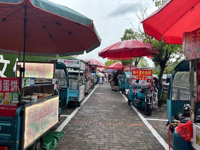 被流量砸中的“鸡排哥”：炸到中暑<strong></p>
<p>币圈eth</strong>，每天睡三四个小时，怕辜负顾客不舍得休息