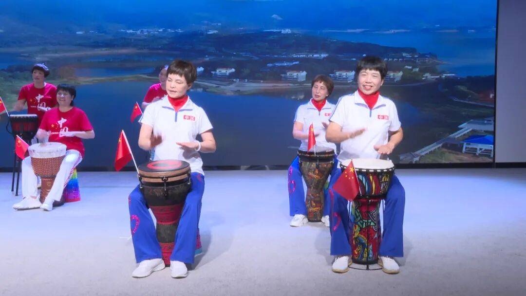 <strong></p>
<p>寻街币</strong>我县举办“欢度中秋 喜迎国庆”文艺晚会