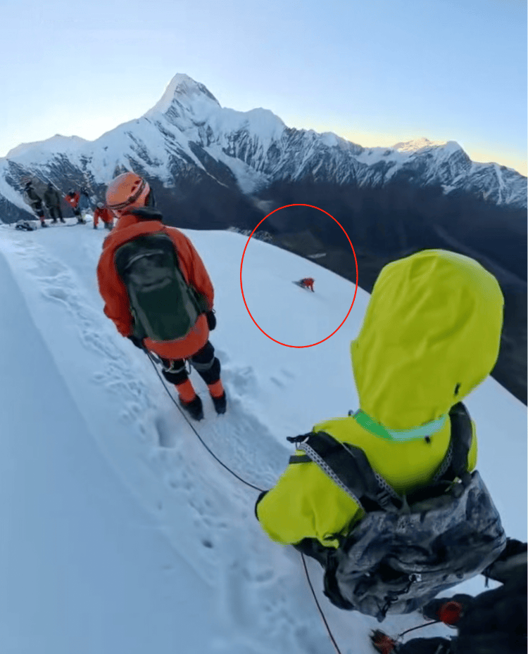 海拔5588米雪山上男子滑坠遇难 亲人：<strong></p>
<p>寻街币</strong>他解开安全绳给同行游客拍照被冰爪绊倒