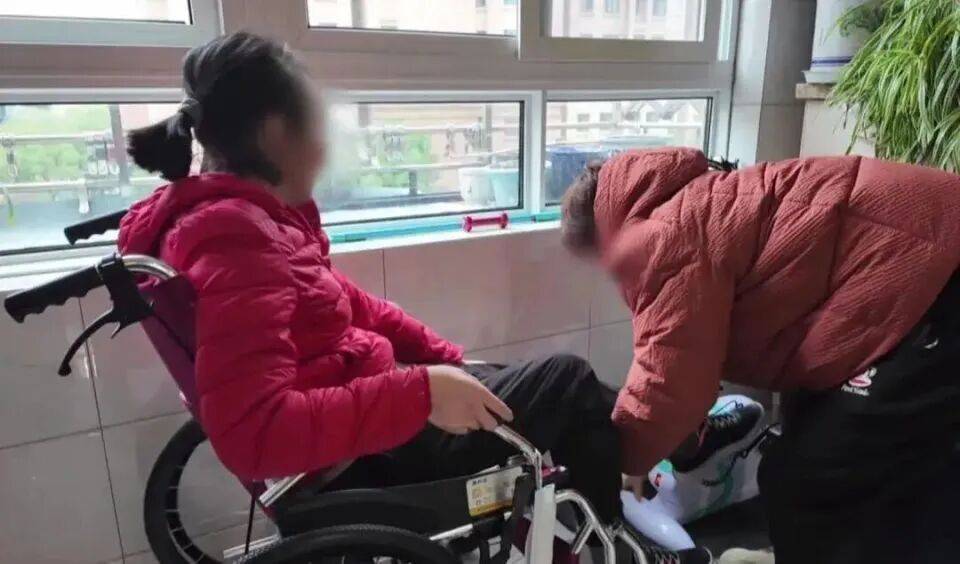 28岁妻子突发罕见病全身瘫痪<strong></p>
<p>v币</strong>，丈夫哄骗卖婚房携款失踪，检方强势介入